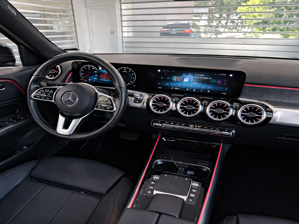 Used 2022 Mountain Gray Metallic Mercedes-Benz GLB 250 image 74