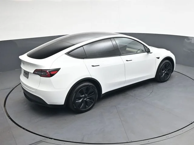 Used 2025  Tesla Long Range image 22