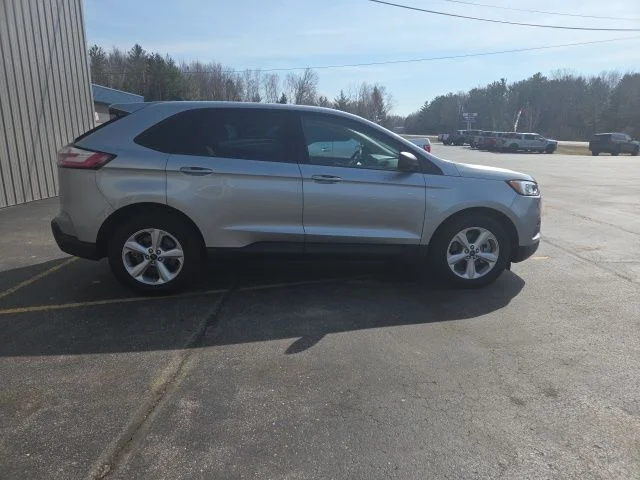 Used 2023 Silver Metallic Ford SE image 4