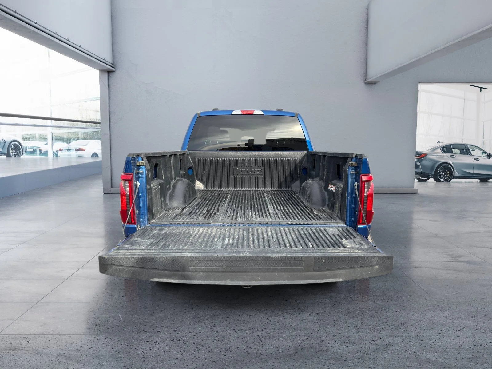Used 2025 Blue Ford XLT image 19