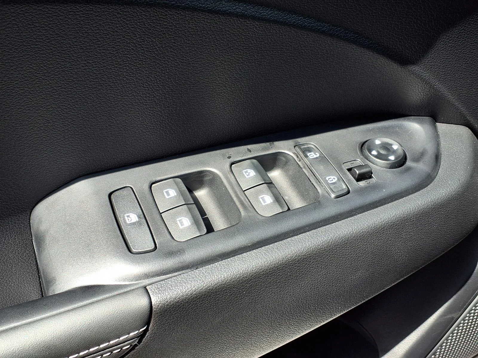 New 2026 Lunar White/Black Roof Hyundai SEL image 13