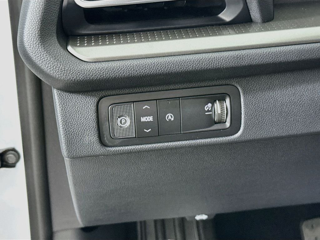 2027 Chevrolet Traverse LT - Photo 10