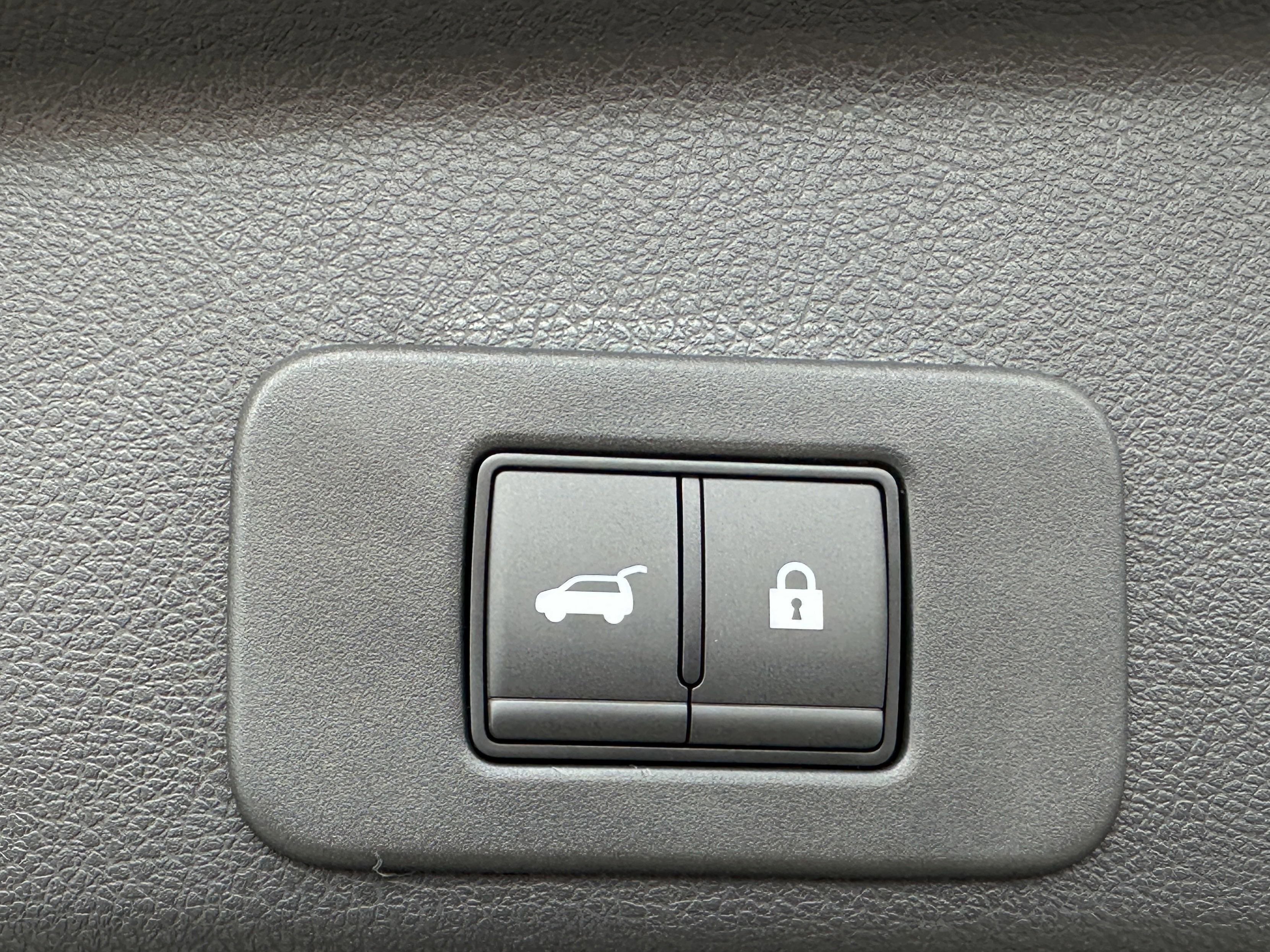 New 2026 Everest White Pearl TriCoat Nissan SL image 32