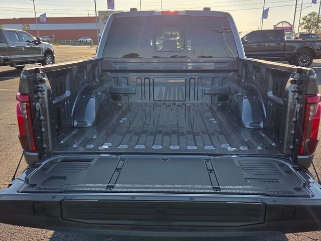 New 2026 Carbonized Gray Metallic Ford XLT image 7