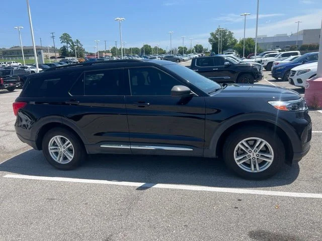 Used 2020 Black Ford XLT image 6