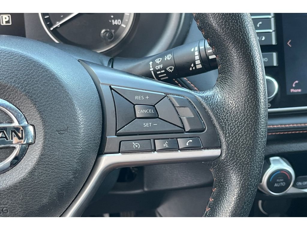 Used 2018 Cayenne Red/Super Black Nissan SR image 36
