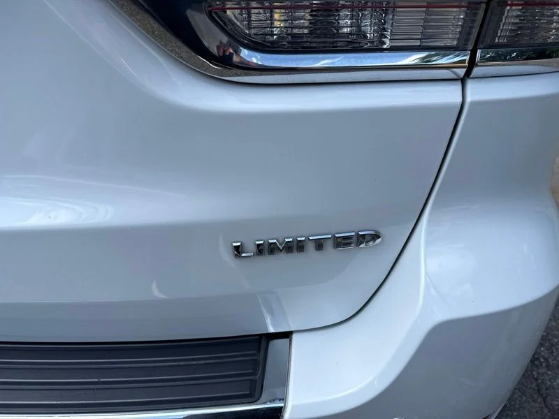 Used 2019 White Jeep Limited image 6