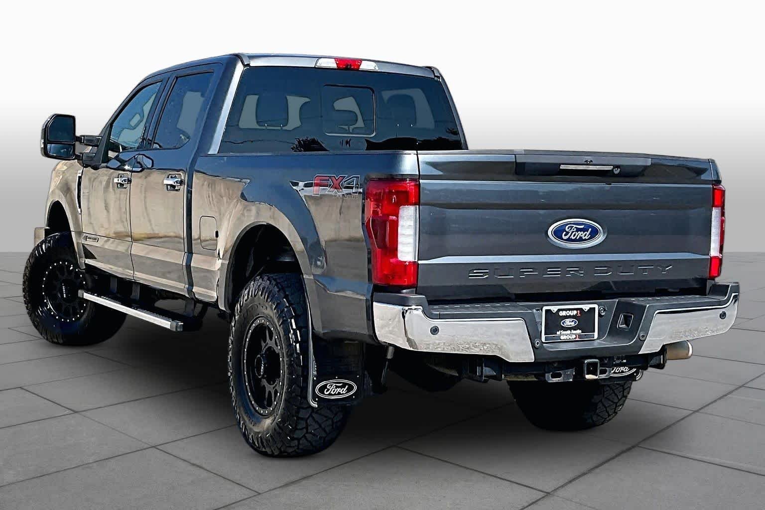 Used 2019 Magnetic Ford LARIAT image 12