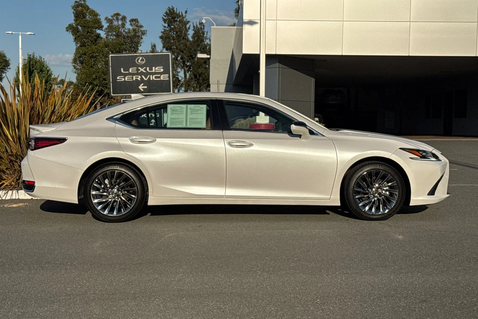 Certified Used 2025 White Pearl Lexus 300h Luxury image 3
