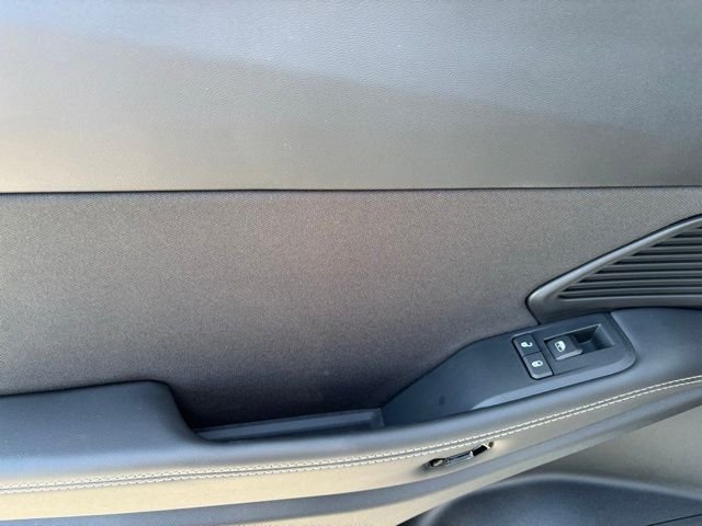 New 2026 Bright White Clear-Coat Exterior Paint Jeep Laredo image 13