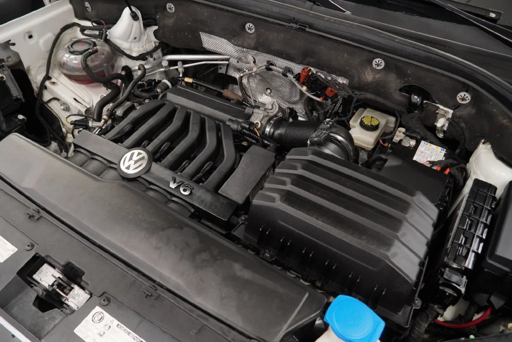 Used 2019 White Volkswagen 3.6L V6 SEL image 48