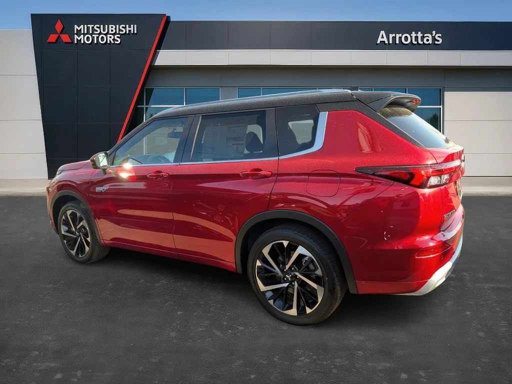 2025 Mitsubishi Outlander Plug-in Hybrid SEL - Photo 4