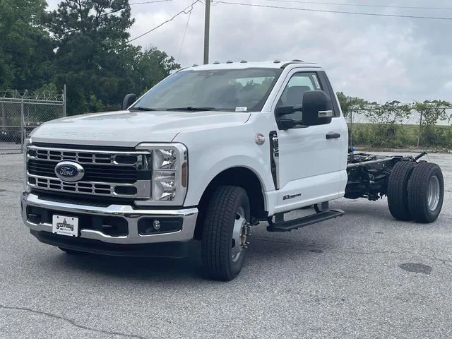 New 2025 White Ford XL image 3