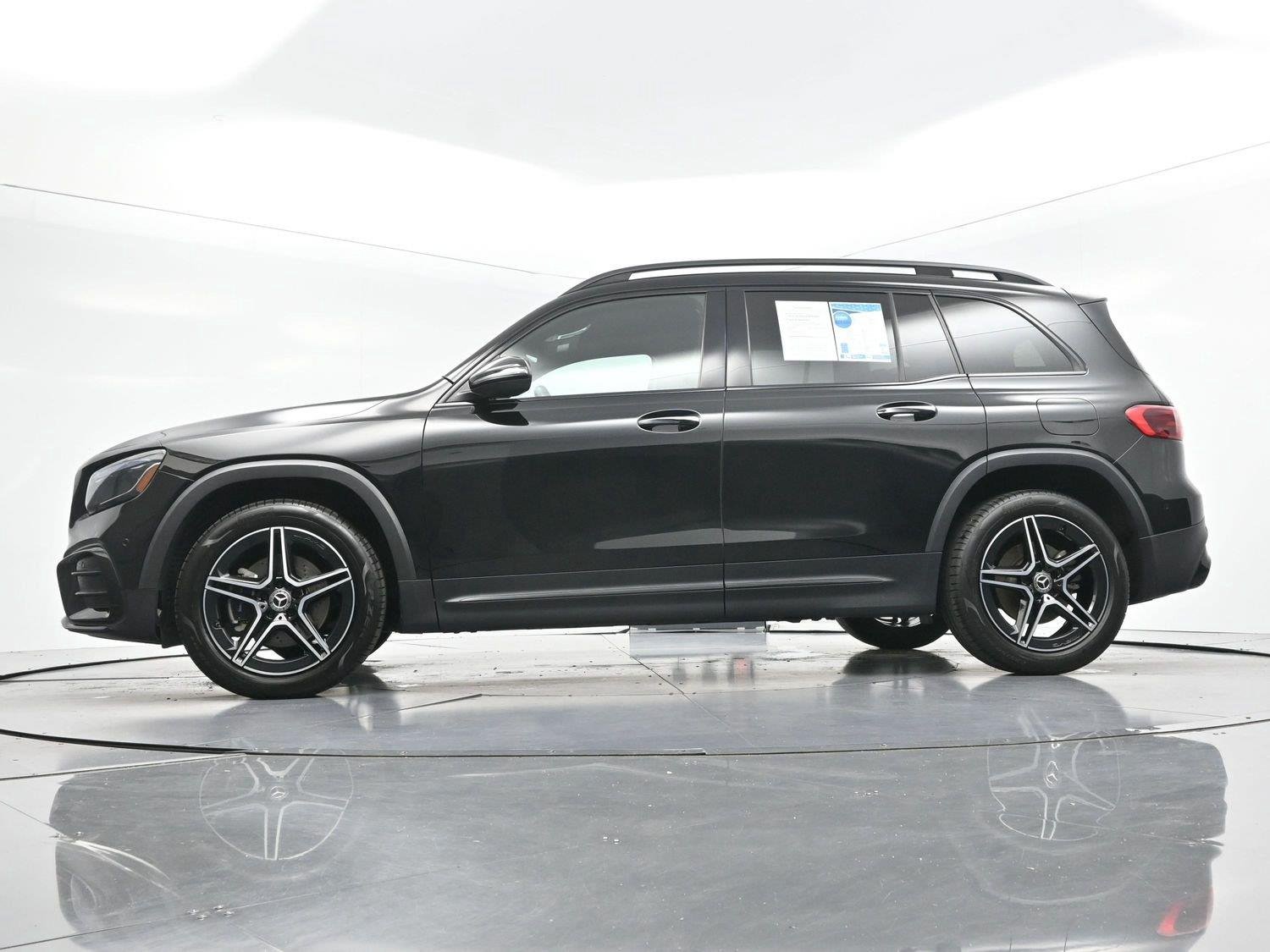 Used 2024 Black Mercedes-Benz GLB 250 image 46
