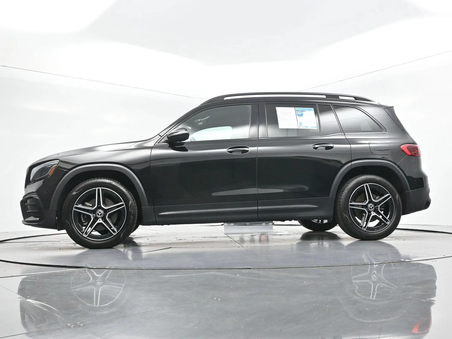 Used 2024 Black Mercedes-Benz GLB 250 image 46