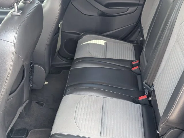 Used 2018 Gray Ford SE image 16