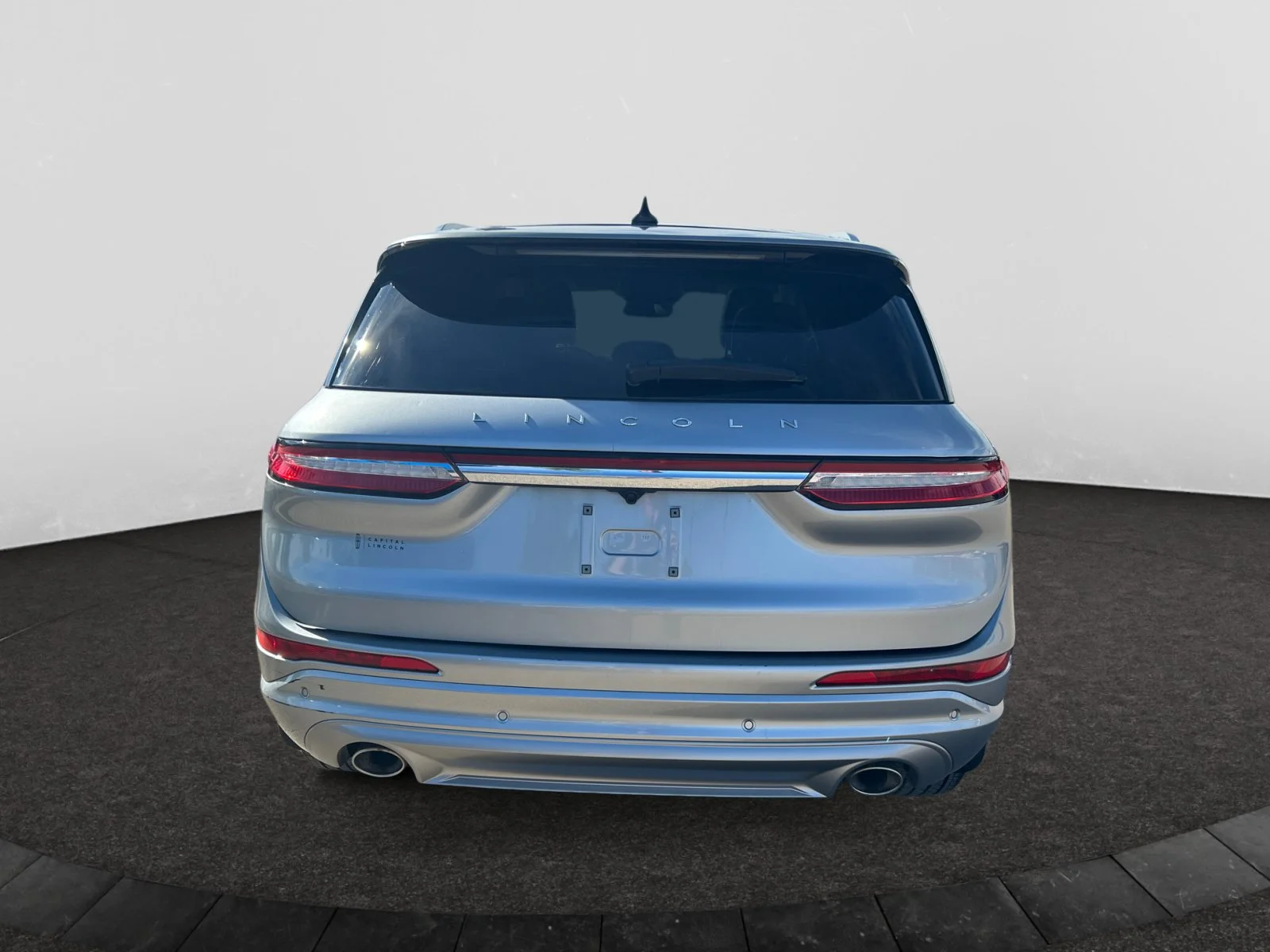 Used 2022 SILVER Lincoln RESERVE AWD image 4