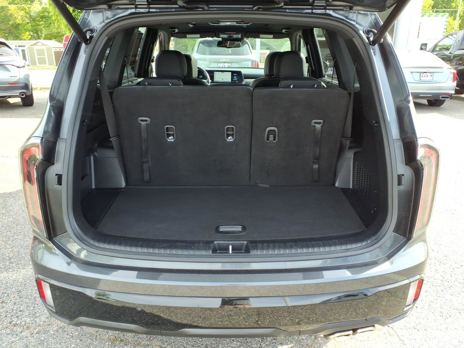 Used 2024 Gravity Gray Kia EX X-Line image 19