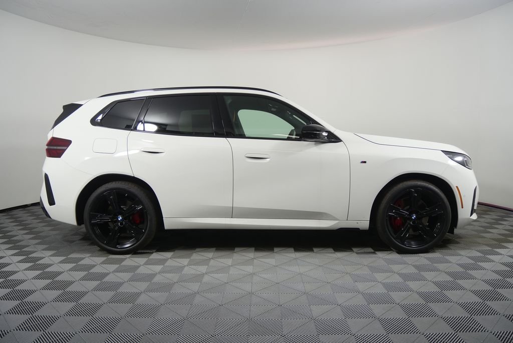 New 2026 Alpine White BMW M50 xDrive image 2