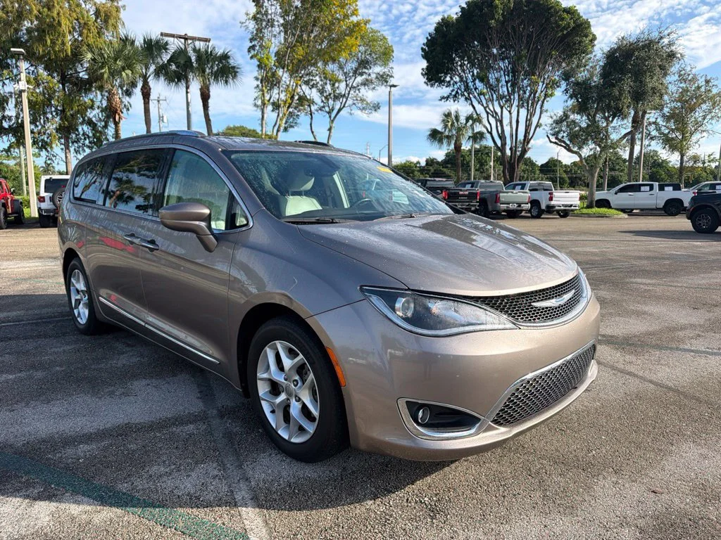 2018 Chrysler Pacifica Touring L Plus