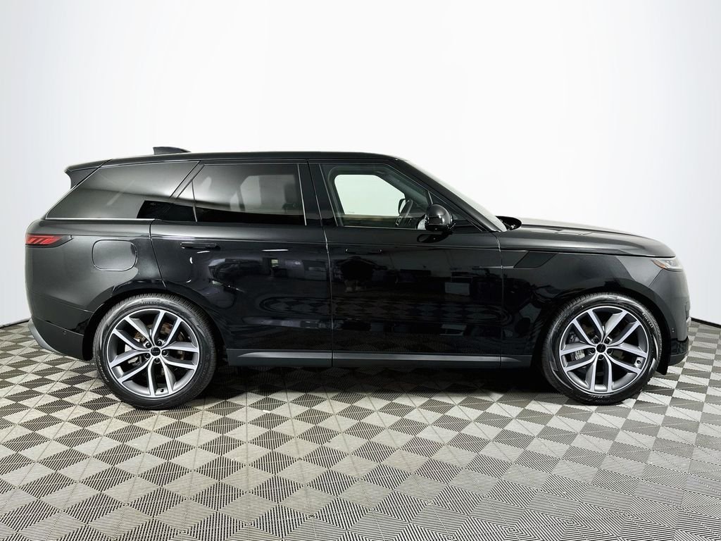 New 2027 Santorini Black LAND ROVER  image 4