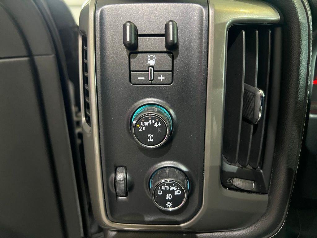 Used 2018 Pearl Chevrolet High Country image 16