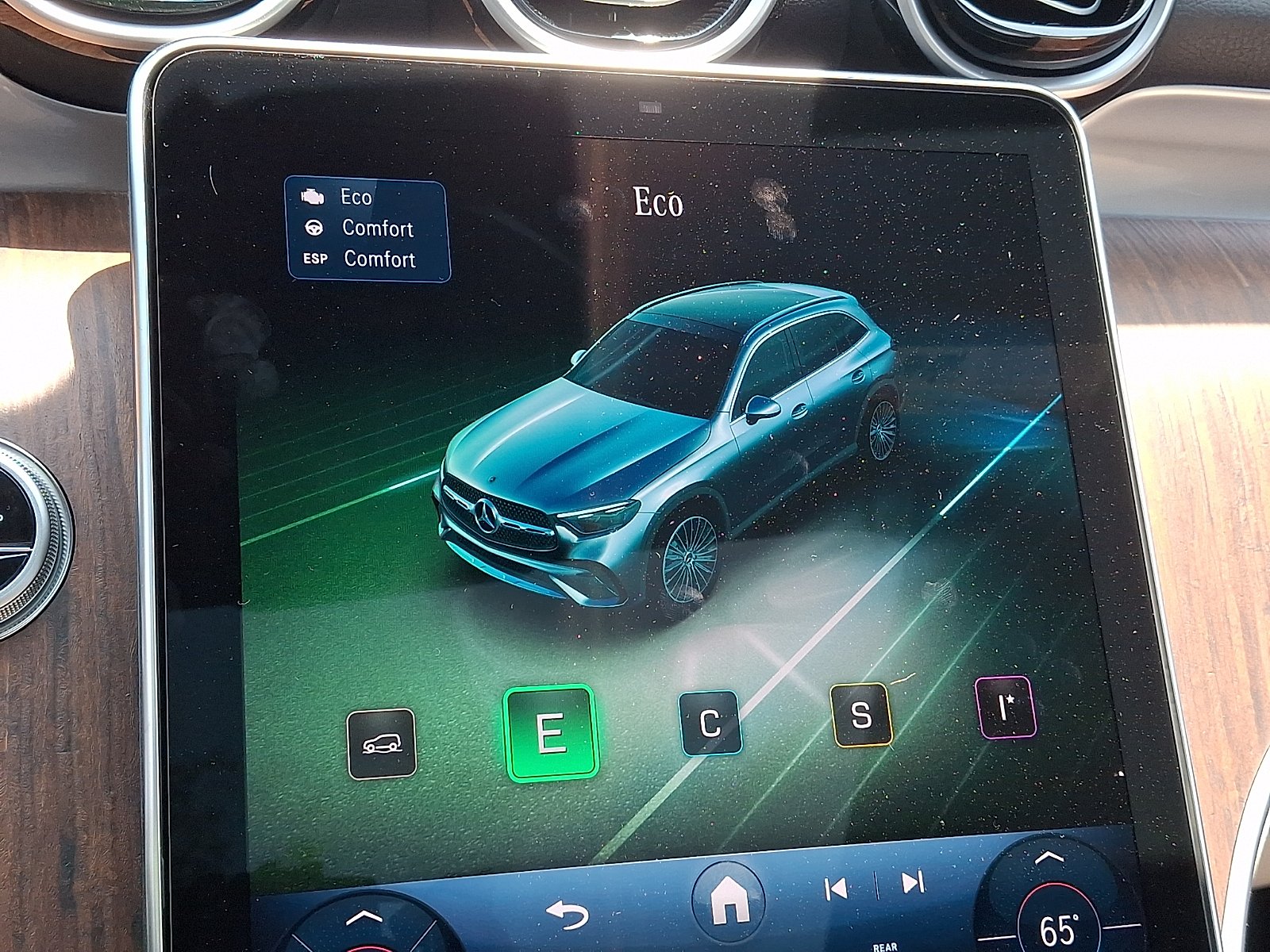New 2026 Polar White Mercedes-Benz GLC 300 image 19