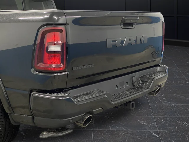 New 2026 Diamond Black Crystal Pearl-Coat Exterior Paint RAM Big Horn/Lone Star image 37