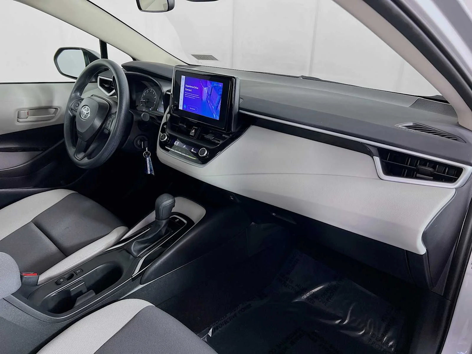 Used 2025 Classic Silver Metallic Toyota LE image 27
