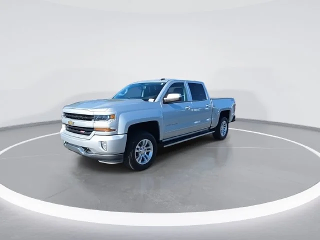 Used 2018 SILVER ICE METALLIC Chevrolet LT image 4