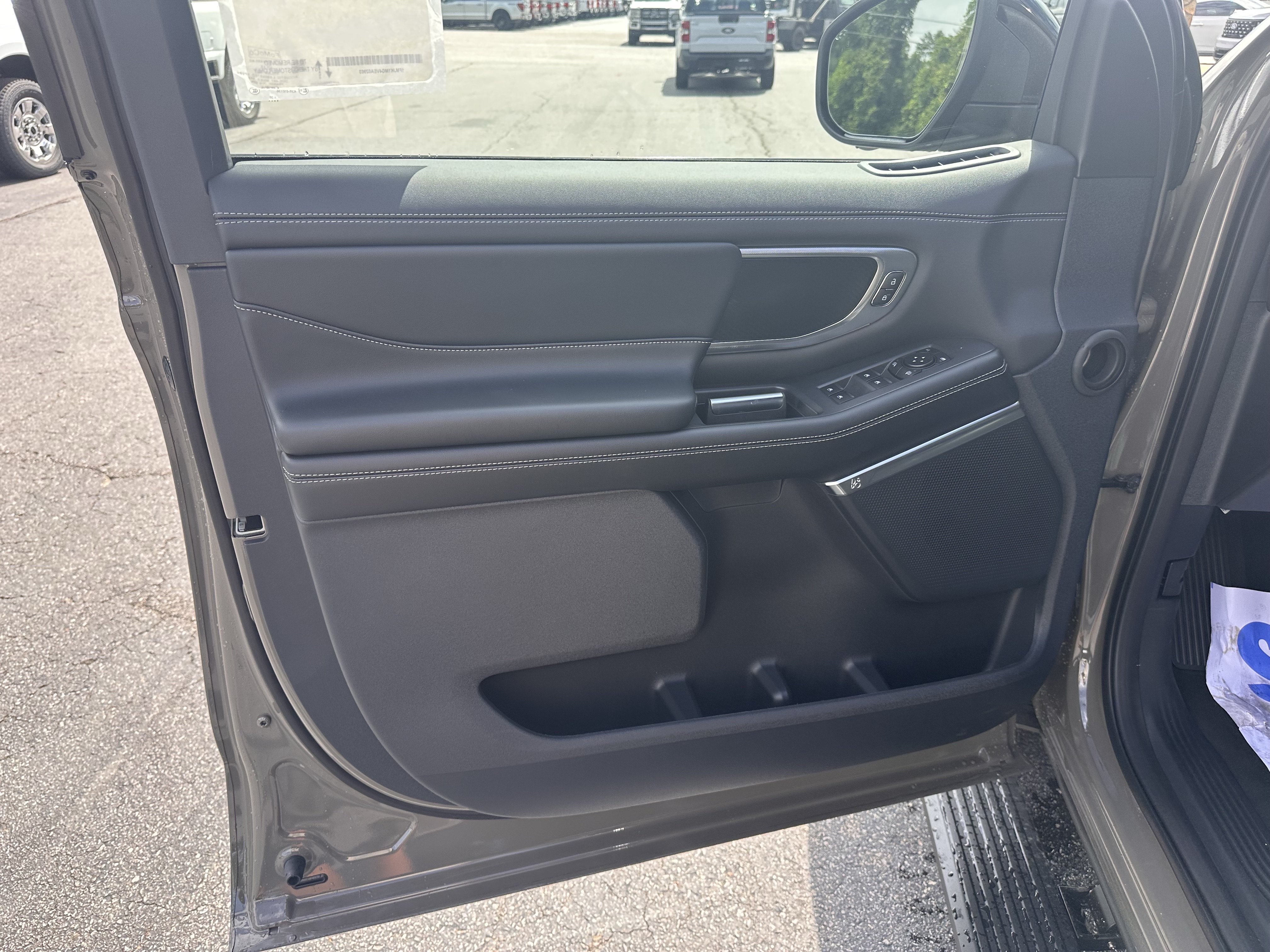 New 2027 Marsh Gray Ford MAX Platinum image 9