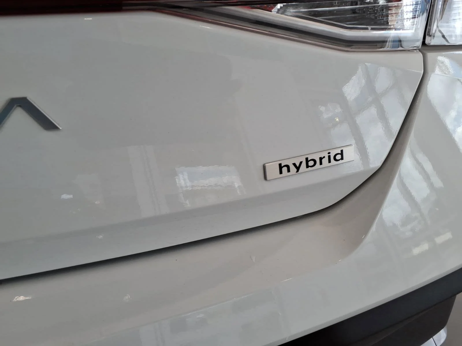 Certified Used 2025 Serenity White Hyundai SEL Sport image 17