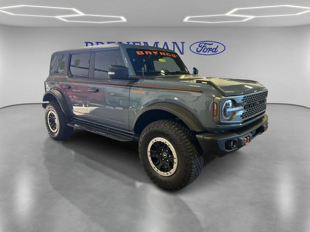 Used 2023 Gray Ford Badlands image 3