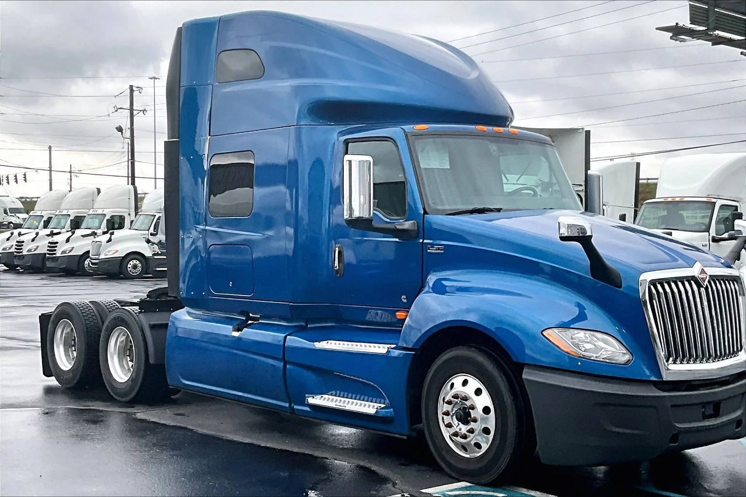 Used 2022 BLUE METALLIC International  image 1