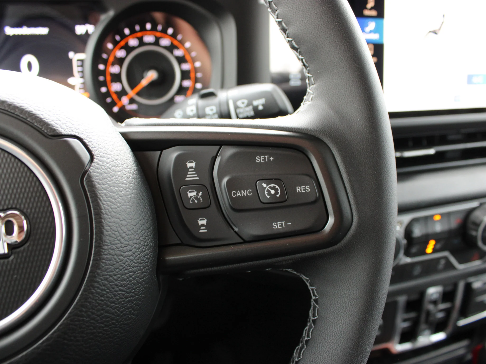 Used 2025 41 Jeep Sport S* 4 Door 4x4, Alpine Audio, Safety Group, Remote Start, Heated Seats image 17