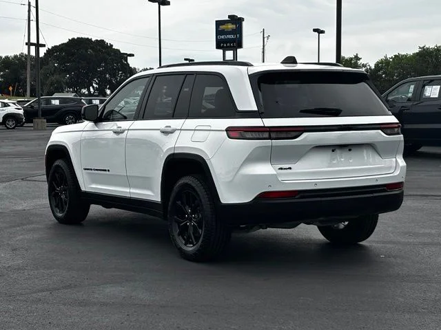 Used 2024 White Jeep Altitude image 5
