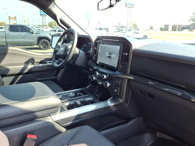 Used 2023 Oxford White Ford XLT image 20