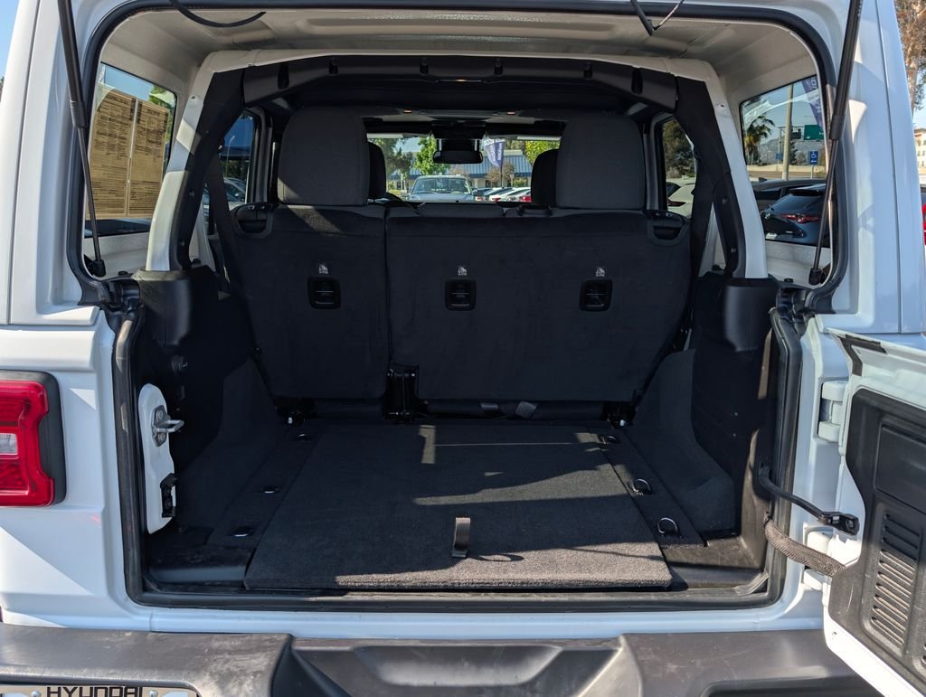 2025 Jeep Wrangler 4-Door Sahara - Photo 11