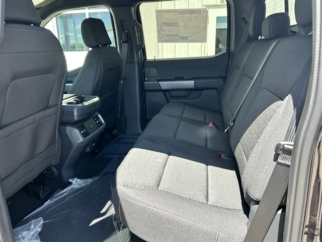 New 2026 Agate Black Metallic FORD XLT image 15