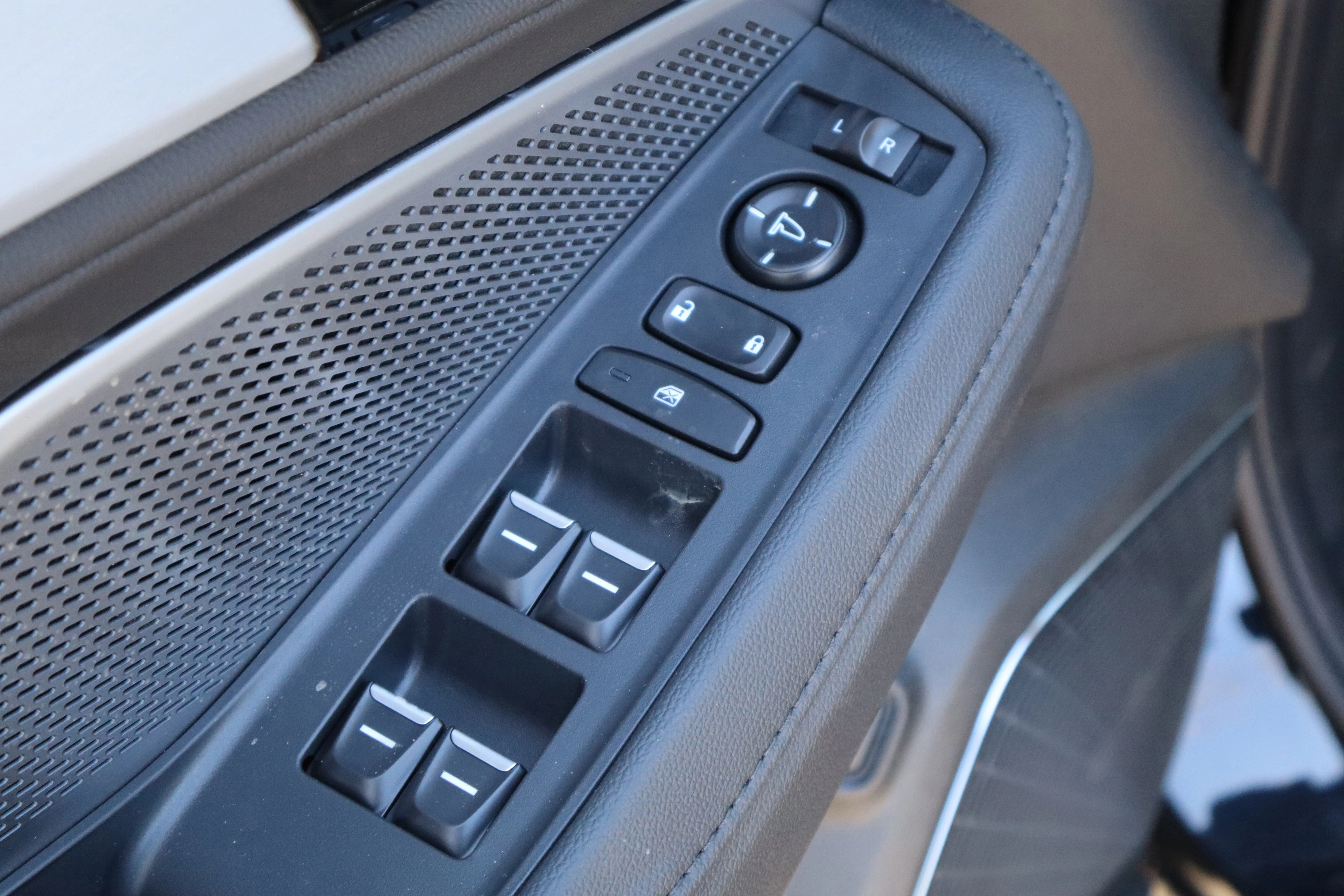New 2026 Majestic Black Pearl Acura 4MDX image 23