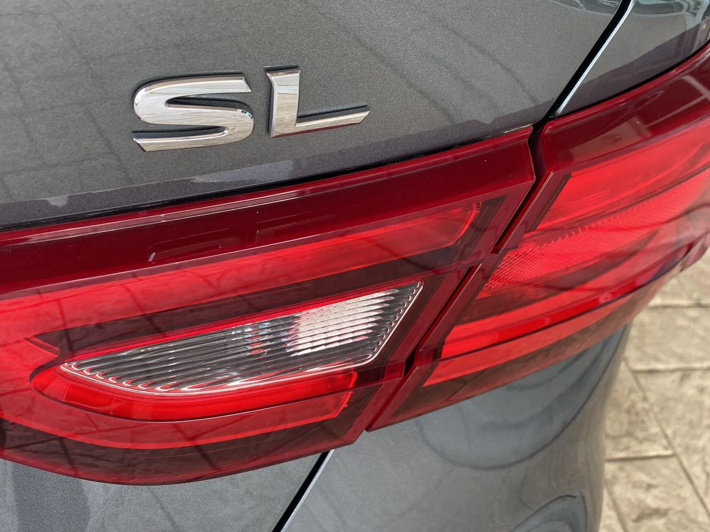 Used 2017 Gun Metallic Nissan SL image 9