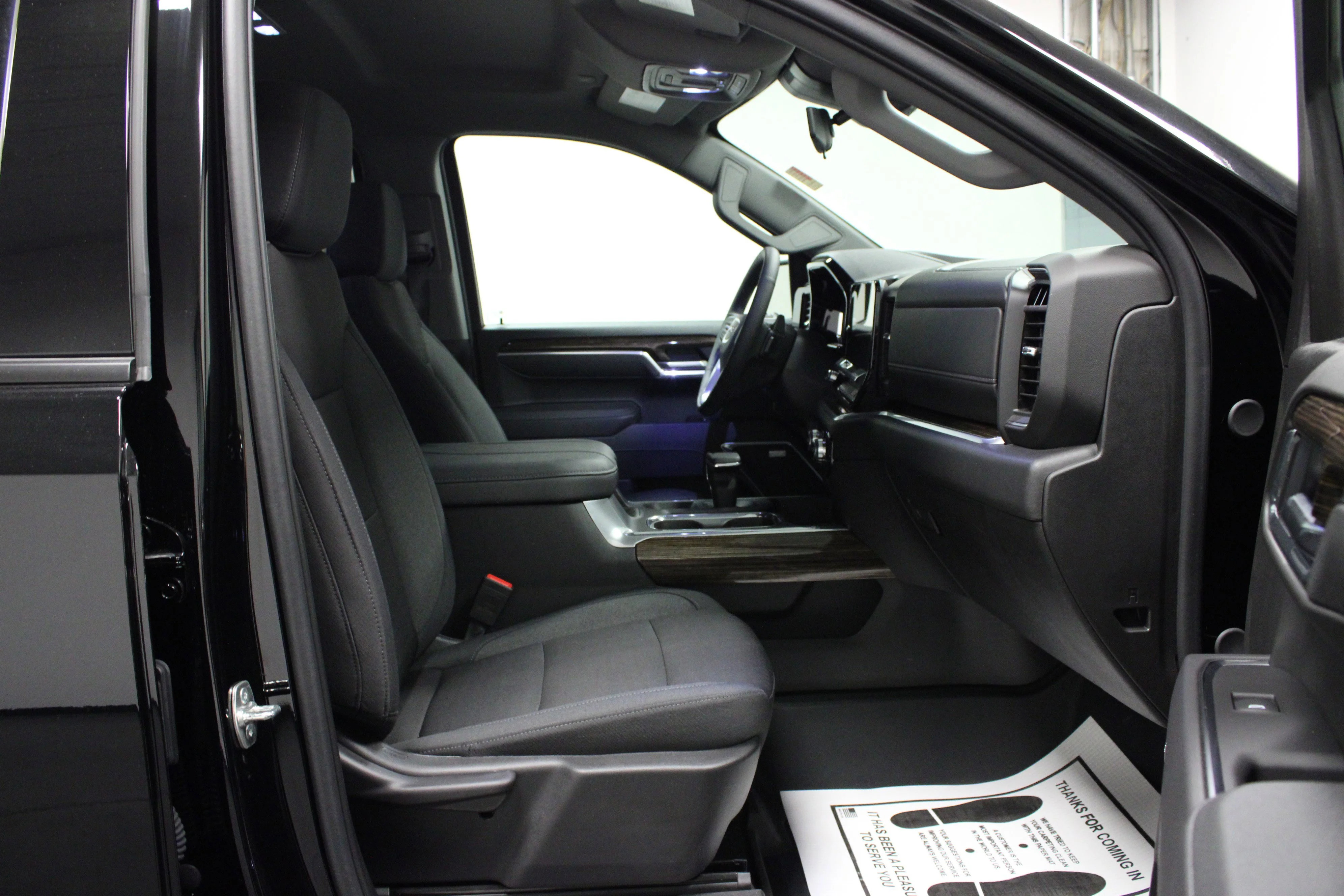 New 2025 Onyx Black GMC Elevation image 16