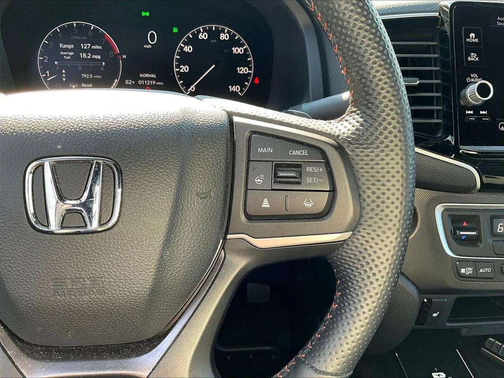Used 2025 Platinum White Pearl Honda TrailSport image 14