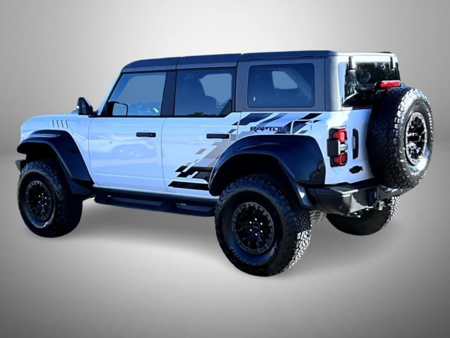 Used 2024 White Ford Raptor image 7