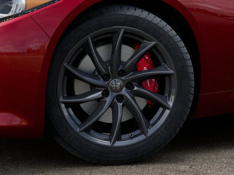 New 2025 Alfa Rosso (Red) Exterior Paint Alfa Romeo Base image 9