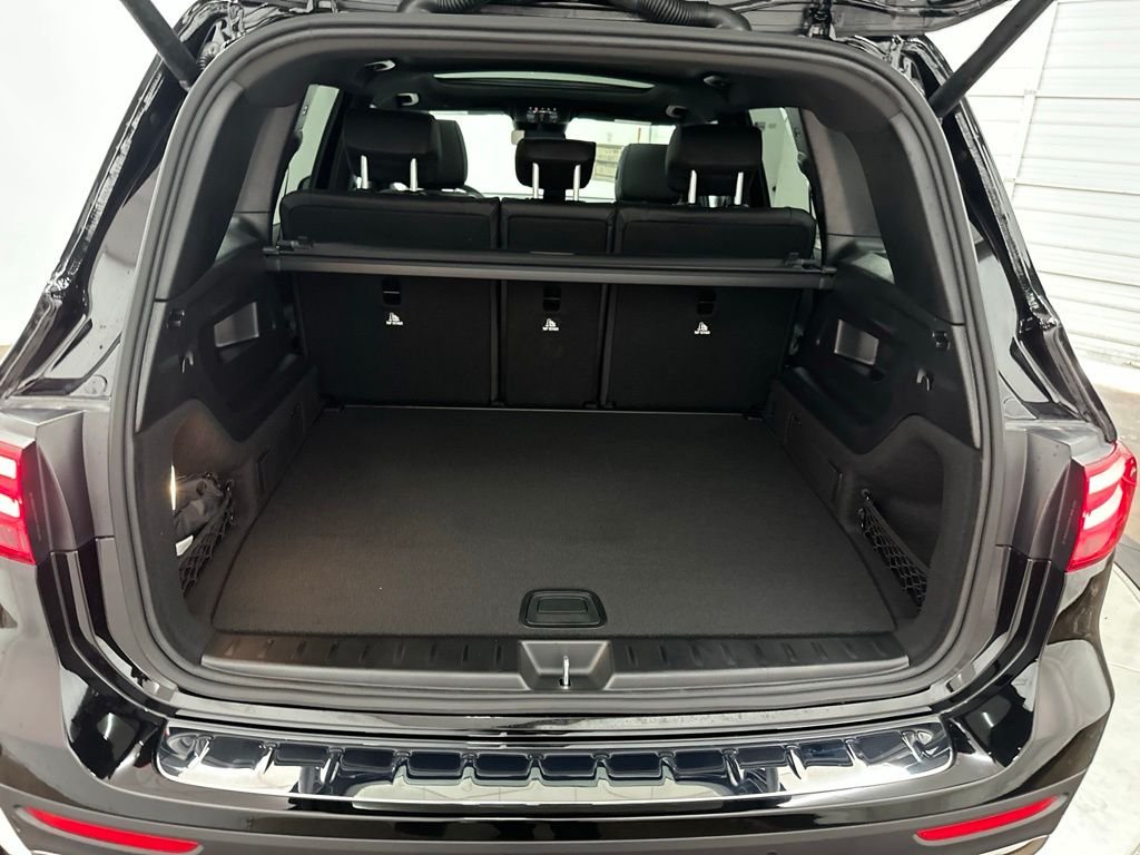 New 2026 Night Black Mercedes-Benz GLB 250 image 28