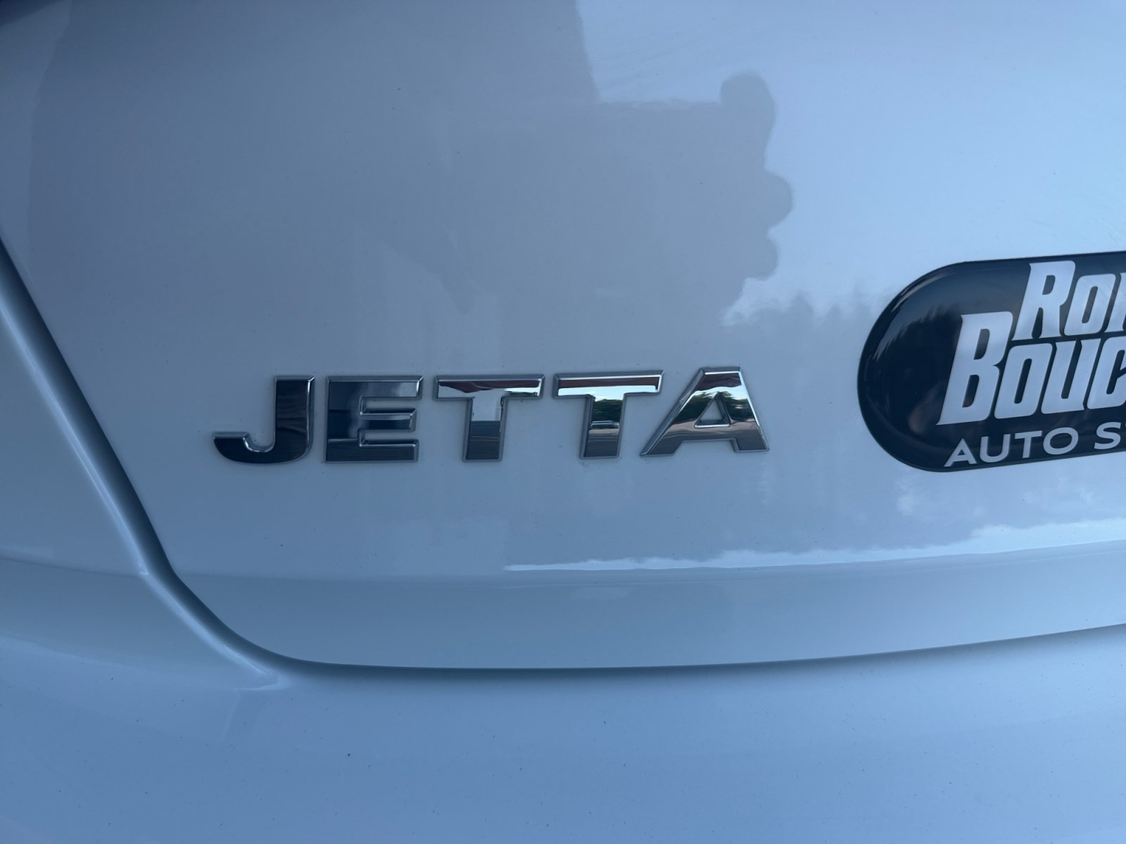 Used 2021 Pure White Volkswagen S image 40