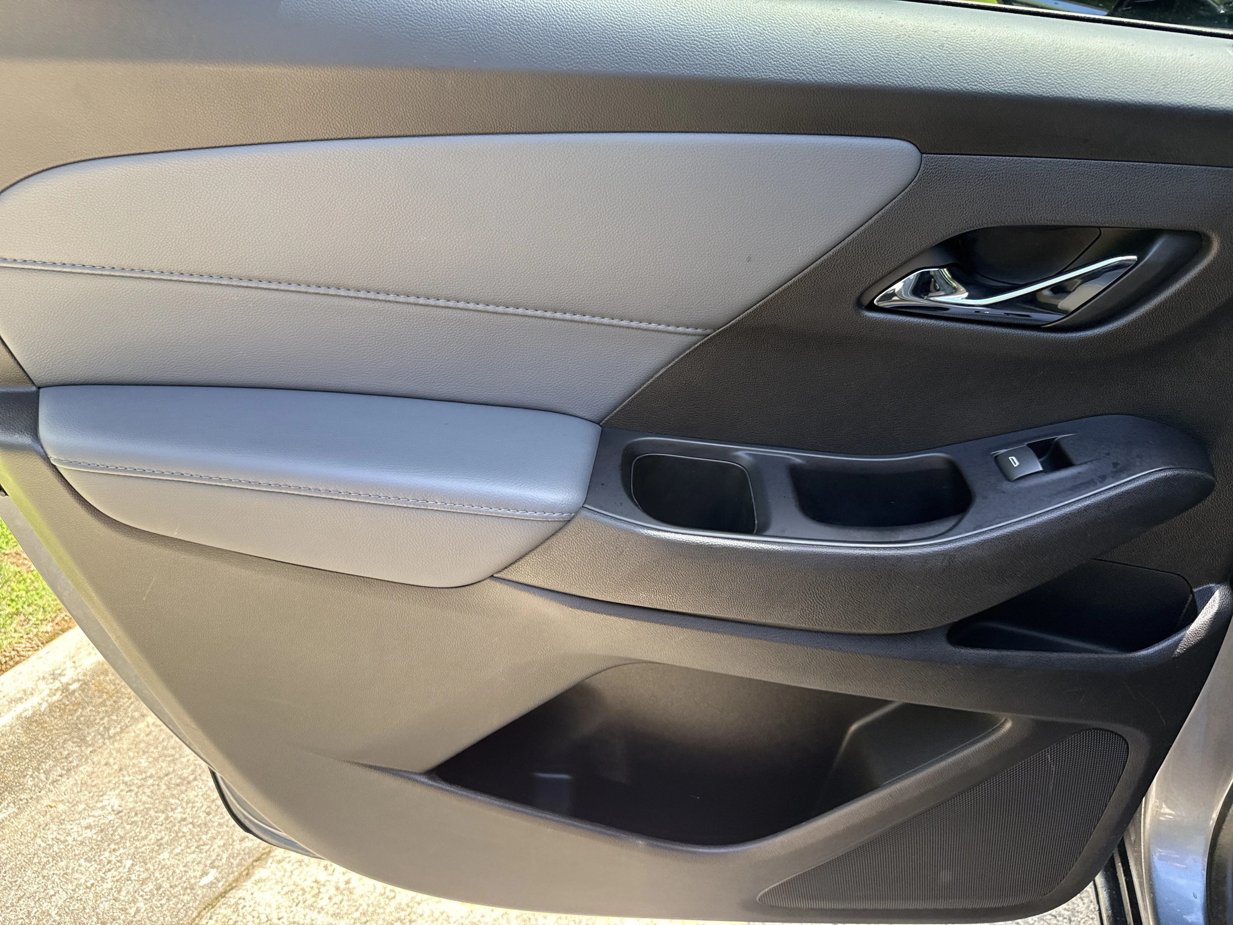 Used 2020 Satin Steel Metallic Chevrolet LT Leather image 21