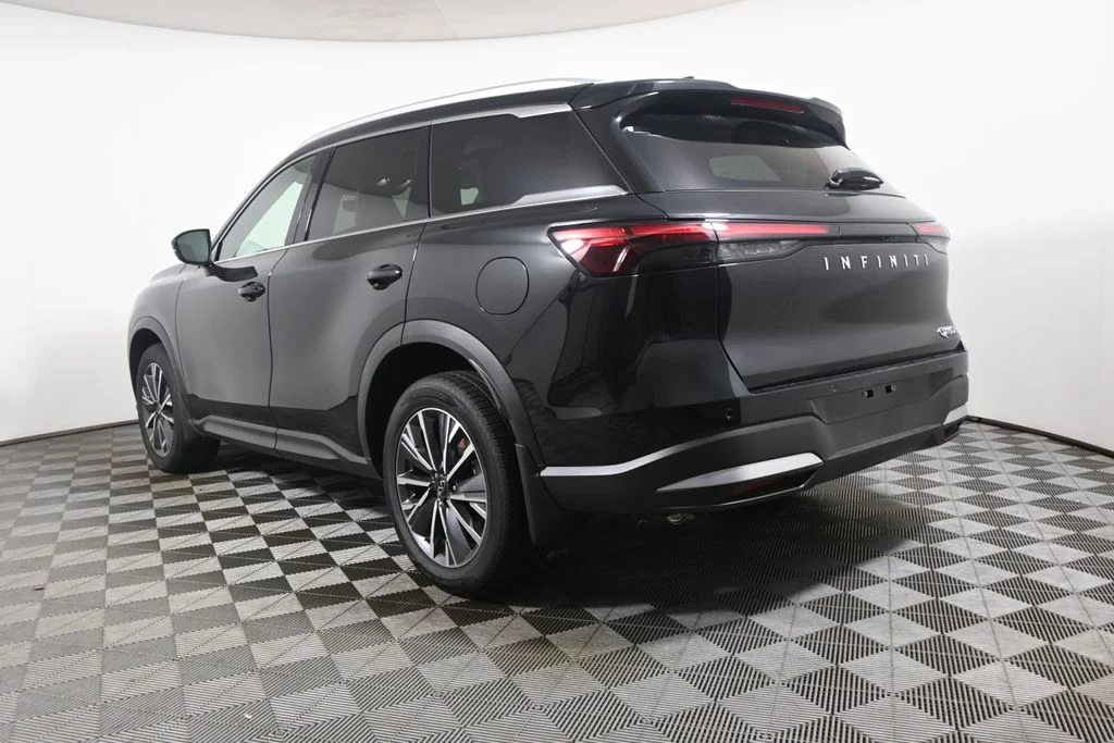 New 2027 Black INFINITI LUXE image 5