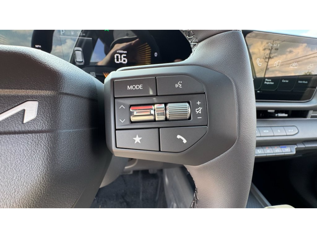 New 2027 Snow White Pearl / Black Roof Kia X-Line S image 13